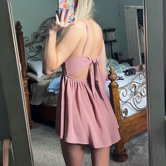 Showpo. Mauve Lace V-neck Romper Size XS - Picture 16 of 16